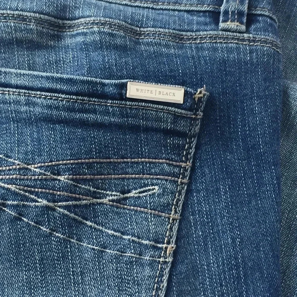 WHBM slim crop mid rise skinny  size 4 jeans distressed raw hem medium wash - Picture 11 of 17